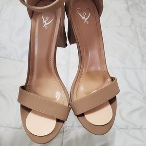 Windsor heels